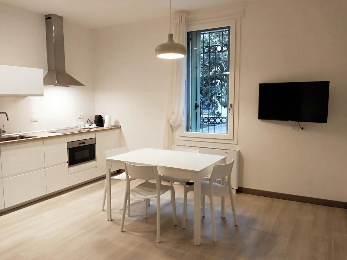 Via Poma Apartments&rooms Apartamento *